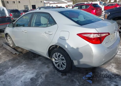 2017 Toyota Corolla Le z USA, uszkodzony, nr VIN 2T1BURHE2HC854877
